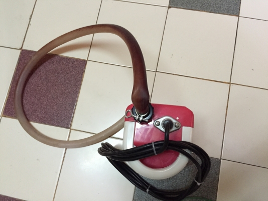 ขายไดโว่สูบน้ำขนาดท่อออก1นิ้วยี่ห้อSubmersible Pumpผลิตที่ประเทศญี่ปุ่นแท้ๆครับสภาพดีพร้อมใช้งาน