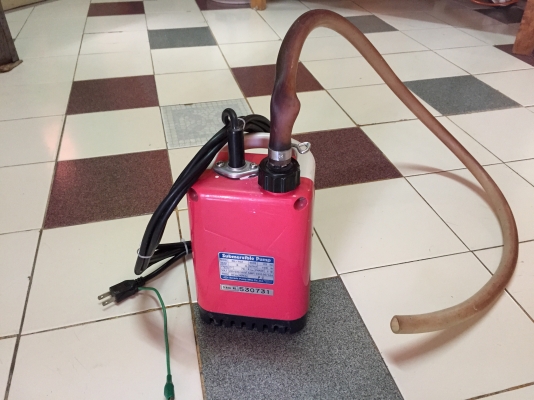 ขายไดโว่สูบน้ำขนาดท่อออก1นิ้วยี่ห้อSubmersible Pumpผลิตที่ประเทศญี่ปุ่นแท้ๆครับสภาพดีพร้อมใช้งาน