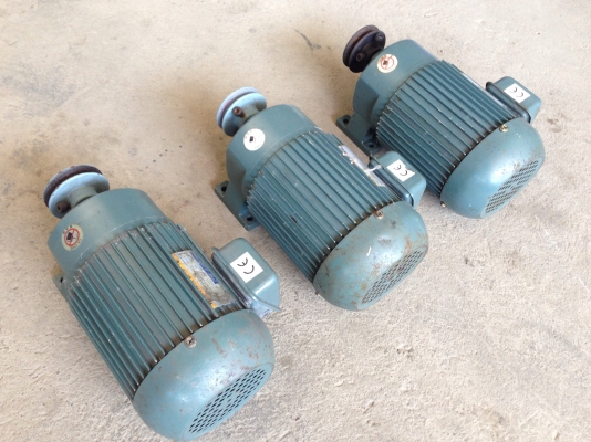 ขายมอเตอร์เกียร์ TPG 0.5 HP. 380V อัตราทด 1:3 สภาพสวย วิ่งนิ่ม พร้อมใช้งาน มี 3 ตัวครับ ขายมอเตอร์เกียร์ TPG 0.5 HP. 380V อัตราทด 1:3 สภาพสวย วิ่งนิ่ม พร้อมใช้งาน มี 3 ตัวครับ