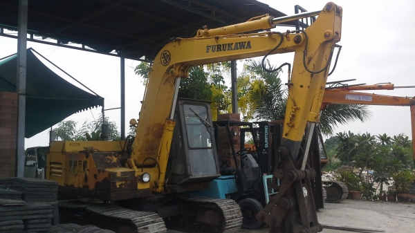 ขายรถแบคโฮ  FURUKAWA  แบบ  FH31S  เก่านอกขายราคาถูกมาก  ติดปากคีบ   เครื่องดี  ปั้มแรง แทรกสวยเต็ม  ตัวเด็มแรง  รถพร้อมใช้งานราคาไม่แพง  มีเอกสารนำเข้าพร้อม