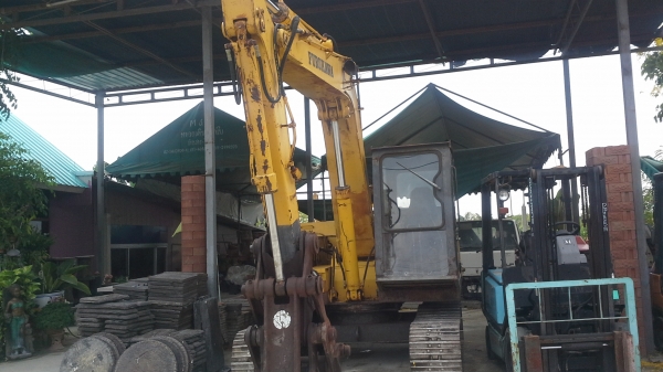 ขายรถแบคโฮ  FURUKAWA  แบบ  FH31S  เก่านอกขายราคาถูกมาก  ติดปากคีบ   เครื่องดี  ปั้มแรง แทรกสวยเต็ม  ตัวเด็มแรง  รถพร้อมใช้งานราคาไม่แพง  มีเอกสารนำเข้าพร้อม