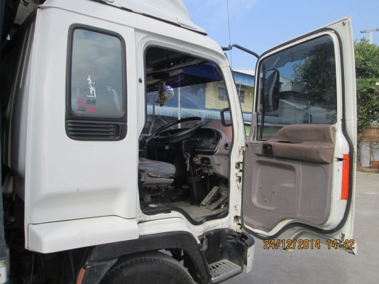 รถ 6 ล้อ ISUZU