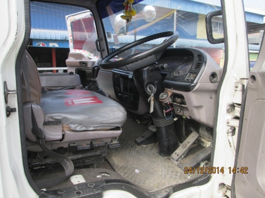 รถ 6 ล้อ ISUZU