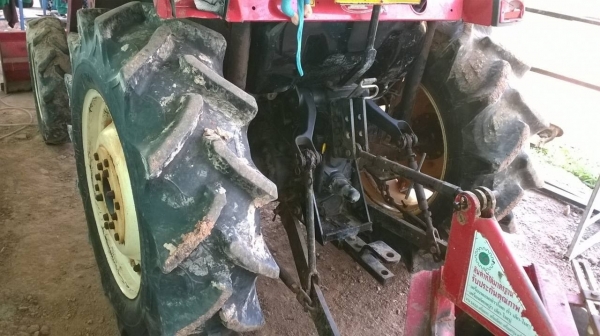 ขายรถไถ ยันมาร์ รุ่น EF 453 T ปี 53 สภาพสวยใช้งานน้อย เอกสารเล่มทะเบียนครบ อุปกรณ์ผาน 5 และผานดันหน้า