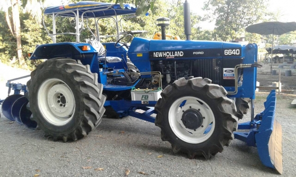 ขายฟอร์ด 6640 สองเพลาคานนิวฮอนแลน ดันหน้าหาง 3 ไครเฮงหลี เล่มทะเบียนพร้อมใช้