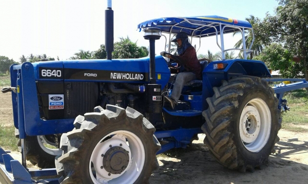 ขายฟอร์ด 6640 สองเพลาคานนิวฮอนแลน ดันหน้าหาง 3 ไครเฮงหลี เล่มทะเบียนพร้อมใช้