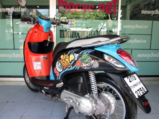 SCOOPY ลายใหม่ล่าสุดมาแล้ว นานๆจะมีลายใหม่มา อย่าปล่อยให้รถสวยลอยนวล รถเดือน  กค.ปี 57 ไมล์ 3 พันโล ฟรีโอน 33900