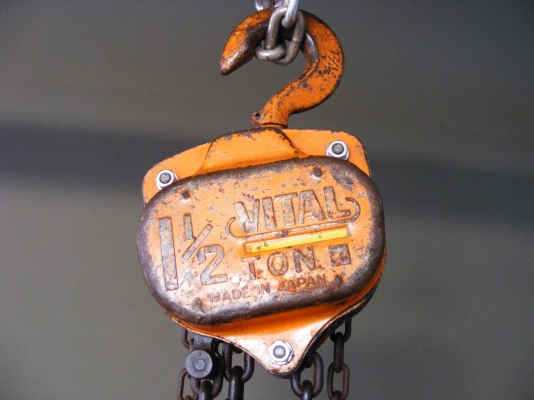 ขายรอกโซ่สาวมือ vital 1 1/2 Ton Japan + แถมเครนคานเหล็กเลื่อนได้ ขายรอกโซ่สาวมือ vital 1 1/2 Ton Japan + แถมเครนคานเหล็กเลื่อนได้