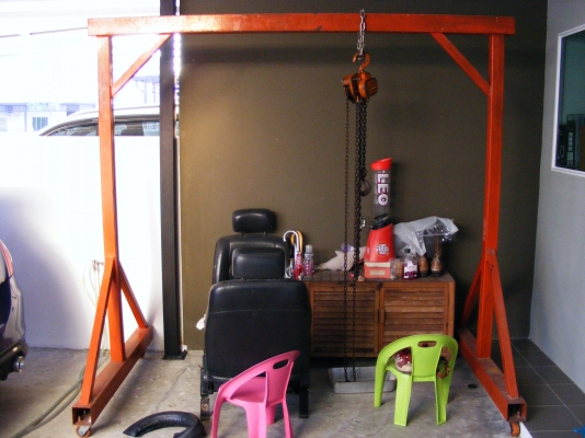 ขายรอกโซ่สาวมือ vital 1 1/2 Ton Japan + แถมเครนคานเหล็กเลื่อนได้