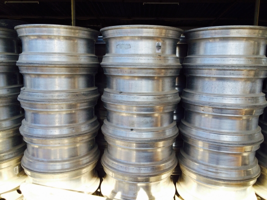 กะทะล้อ10รูยุโรปแท้ 22.5x8.25 อลูมิเนียม สวยๆเลย