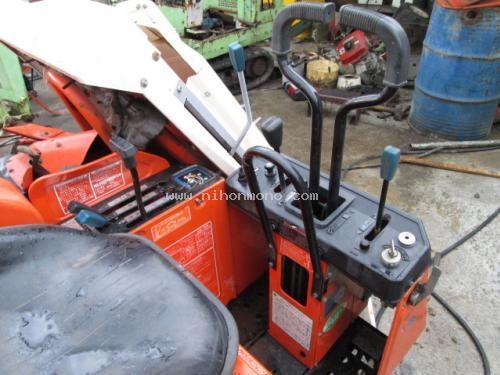 รถเกี่ยวข้าวนั่งขับ KUBOTA RX950 รหัสสินค้า : 13001475 หรือเพิ่มเติมไดที่ www.nihonmono.com รถเกี่ยวข้าวนั่งขับ KUBOTA RX950 รหัสสินค้า : 13001475 หรือเพิ่มเติมไดที่ www.nihonmono.com