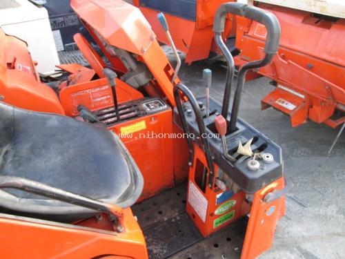 รถเกี่ยวข้าวนั่งขับ KUBOTA RX900 รหัสสินค้า : 13001482 หรือเพิ่มเติมไดที่ www.nihonmono.com รถเกี่ยวข้าวนั่งขับ KUBOTA RX900 รหัสสินค้า : 13001482 หรือเพิ่มเติมไดที่ www.nihonmono.com