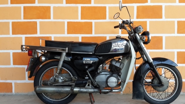วุฒิ นนบุรี ขาย K125cc. m4 พร้อมบังลมเอกสารทะเบียนพร้อมโอน