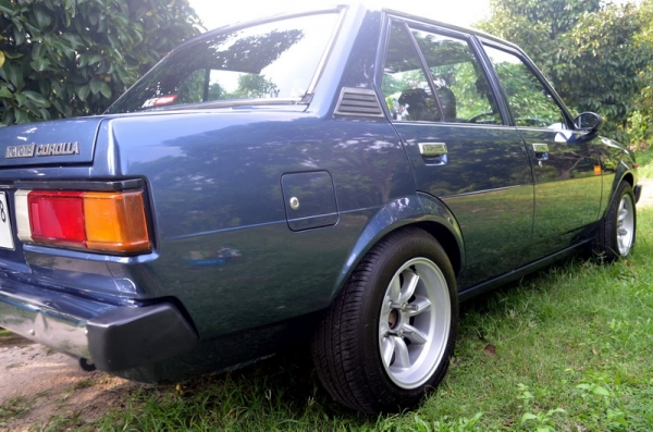 ขาย Toyota KE 70  ไฟกลมแท้