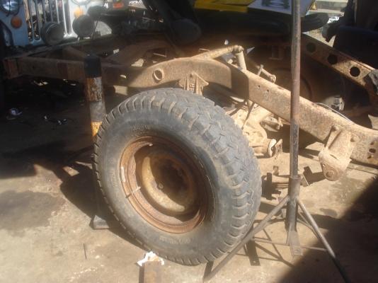 ขายอะไหล่ของแลนครุยเซอร์ FJ45 คานหน้า-หลัง เกียร ครัสชีพร้อมล้อยาง แหนบ เครื่อง 2F  คาน-หน้าหลัง