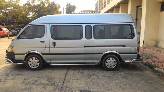 ขายรถตู้หลังคาสูง TOYOTA ปี 2003 ดีเซล 3000 เครื่องเดิมๆพร้อมใช้งาน