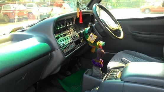 ขายรถตู้หลังคาสูง TOYOTA ปี 2003 ดีเซล 3000 เครื่องเดิมๆพร้อมใช้งาน