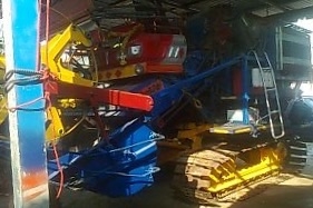 ขายด่วน รถเกี่ยวข้าวไทยเส็งยนต์ TSY รุ่น เดี่ยวทรนง รถสวยจัดสภาพดีสุดๆพร้อมใช้งานได้เลยครับ เครื่องยนต์ 220 HP JO8C-J1 เครื่องแน่นแรงดีไม่มีเยิ้ม อุ้ม 2.5 ตัน ปั๊มไดกิ้นเบอร์ 23 แรงดีทำงานได้เร็วดีมากครับ ช่วงล่างตัวเดิน 12 แน่นดีพร้อมใช้งาน ราคาต่อรองได้