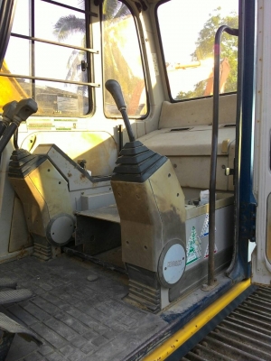 ขายด่วน KOBELCO SK120 มาร์คทรี  เก่า ญี่ปุ่น  สวยมากๆๆ  พร้อมใช้งาน  สนใจโทร 081-3848169   คมศักดิ์  เผ่าพงศ์ษา