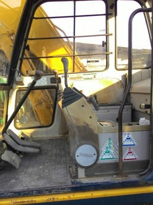 ขายด่วน KOBELCO SK120 มาร์คทรี  เก่า ญี่ปุ่น  สวยมากๆๆ  พร้อมใช้งาน  สนใจโทร 081-3848169   คมศักดิ์  เผ่าพงศ์ษา