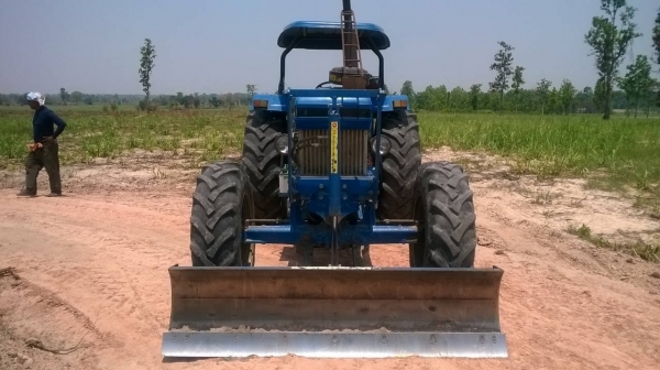 ขายรถไถ FORD 8210 สภาพสวยพร้อมใช้งาน เอกสารเล่มทะเบียนครบ อุปกรณ์ผาน 3 ผาน 7 และผานดันหน้า ขายรถไถ FORD 8210 สภาพสวยพร้อมใช้งาน เอกสารเล่มทะเบียนครบ อุปกรณ์ผาน 3 ผาน 7 และผานดันหน้า