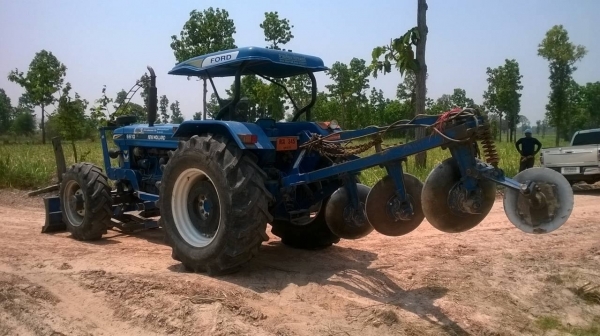 ขายรถไถ FORD 8210 สภาพสวยพร้อมใช้งาน เอกสารเล่มทะเบียนครบ อุปกรณ์ผาน 3 ผาน 7 และผานดันหน้า ขายรถไถ FORD 8210 สภาพสวยพร้อมใช้งาน เอกสารเล่มทะเบียนครบ อุปกรณ์ผาน 3 ผาน 7 และผานดันหน้า