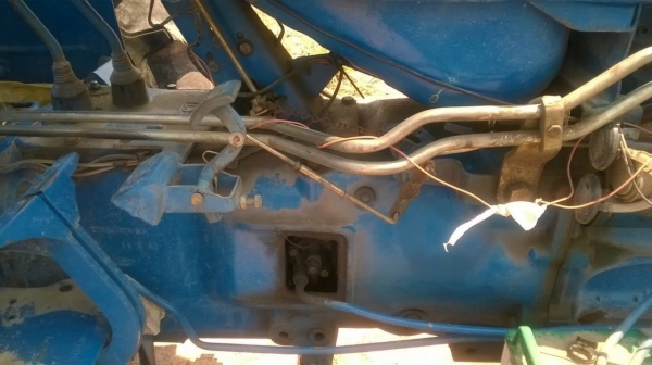 ขายรถไถ FORD 8210 สภาพสวยพร้อมใช้งาน เอกสารเล่มทะเบียนครบ อุปกรณ์ผาน 3 ผาน 7 และผานดันหน้า ขายรถไถ FORD 8210 สภาพสวยพร้อมใช้งาน เอกสารเล่มทะเบียนครบ อุปกรณ์ผาน 3 ผาน 7 และผานดันหน้า