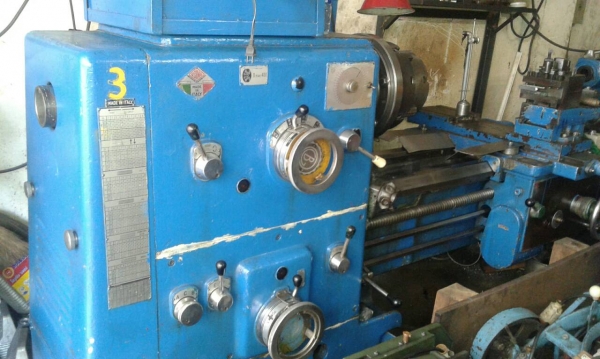เครื่องกลึง 11 ฟุต ของประเทศ อิตาลี MADE IN ITALY เกียร์บล็อค 3 เพลา พร้อมใช้งาน