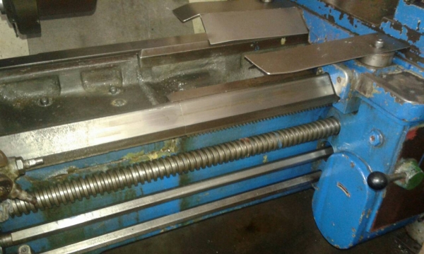 เครื่องกลึง 11 ฟุต ของประเทศ อิตาลี MADE IN ITALY เกียร์บล็อค 3 เพลา พร้อมใช้งาน