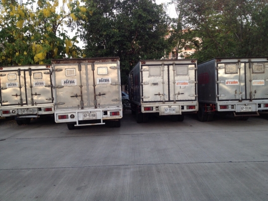 ขายรถ6ล้อisuzuปี49 NQR 150แรง ยาว5.5เมตรขายเหมา560000