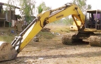 ขายด่วน KOMATSU PC 200-6 ซีเรียล 95047 เครื่องเดิมปั๊มเดิมๆ รถบอดี้ภายนอกเดิมๆบูมอาร์มไม่มีปะ ภายในเก๋งกระจกหน้ากับกระจกข้างประตูไม่มีนะครับ ไฟฟ้าตัด ช่วงล่างเอวแน่นดี เหลมไม่มีผุ โรลเลอร์โซ่ใบแทรกประมาณ 60\% เอกสารเล่มทะเบียนครบพร้อม ราคาต่อรองได้ครับ ขายด่วน KOMATSU PC 200-6 ซีเรียล 95047 เครื่องเดิมปั๊มเดิมๆ รถบอดี้ภายนอกเดิมๆบูมอาร์มไม่มีปะ ภายในเก๋งกระจกหน้ากับกระจกข้างประตูไม่มีนะครับ ไฟฟ้าตัด ช่วงล่างเอวแน่นดี เหลมไม่มีผุ โรลเลอร์โซ่ใบแทรกประมาณ 60\% เอกสารเล่มทะเบียนครบพร้อม ราคาต่อรองได้ครับ