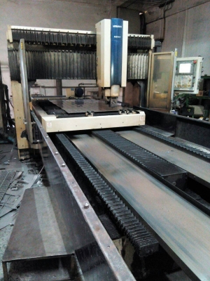 เครื่องตัด Laser ญี่ปุ่น MITSUBISHI ปี 2007 Model : ML3015HV (4KW)Working Area : 1550 x 3080mm เครื่องจักรยังใช้ตัดงานอยู่ครับ พร้อมใช้งาน