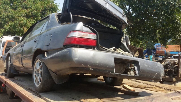 ขาย(( 14,000)) รถเก๋งตกถนน โตโยต้า AE 101. เครื่องดีติดได้ 5A.