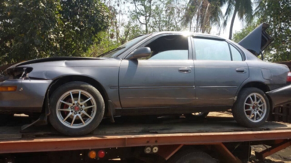 ขาย(( 14,000)) รถเก๋งตกถนน โตโยต้า AE 101. เครื่องดีติดได้ 5A.