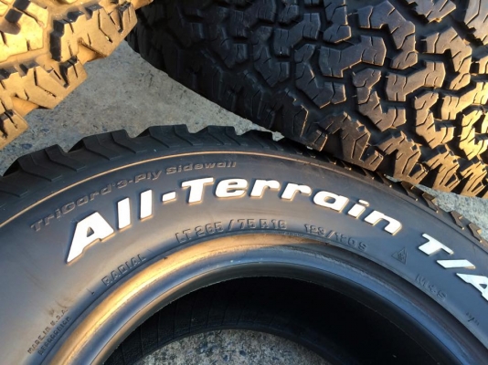 BF Goodrich All-terrain ขนาด 265 75 r16 ปี13 ดอก1เซนต์สวยๆ BF Goodrich All-terrain ขนาด 265 75 r16 ปี13 ดอก1เซนต์สวยๆ