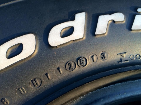 BF Goodrich All-terrain ขนาด 265 75 r16 ปี13 ดอก1เซนต์สวยๆ BF Goodrich All-terrain ขนาด 265 75 r16 ปี13 ดอก1เซนต์สวยๆ