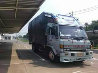 หกล้อ อีซูชุ FRR-175แรง ยาว6.20ม สภาพดีสวยพร้อมใช้งาน ตอนนี้รถวิ่งยุครับ เลีมทะเบียนพร้อม (ราคา570,000บ) ต่องรองได้ ครับ