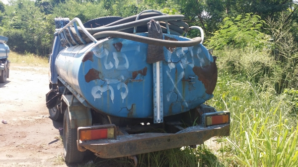 ขายด่วน รถดูดสิงปฎิกูล ขายตามสภาพไม่มีเอกสาร ขายด่วน รถดูดสิงปฎิกูล ขายตามสภาพไม่มีเอกสาร