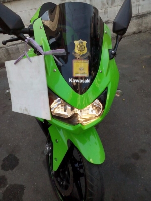 ขาย Kawasaki Ninja 250 ปี 54 สภาพสวย เครื่องดี รถใช้น้อย ปลายท่อมีของเดิมให้ ภาษีเต็ม+เล่มพร้อมโอน