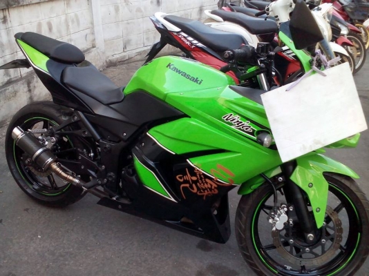 ขาย Kawasaki Ninja 250 ปี 54 สภาพสวย เครื่องดี รถใช้น้อย ปลายท่อมีของเดิมให้ ภาษีเต็ม+เล่มพร้อมโอน