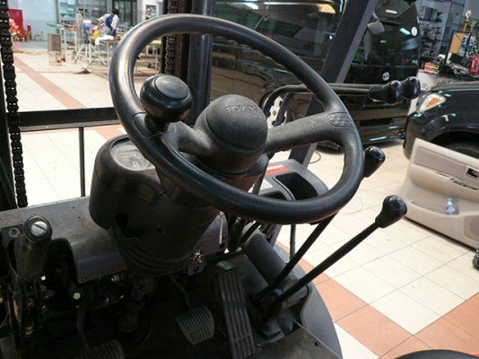 ขายรถโฟล์คลิฟท์มือสอง toyota รุ่น 6FG20 ราคา 195,000 บาท นำเข้าจากประเทศญี่ปุ่น 100\% ไม่เคยใช้งานในไทย