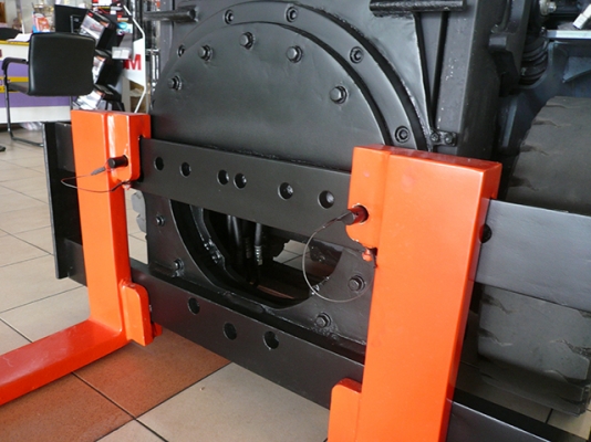 ขายรถโฟล์คลิฟท์มือสอง toyota รุ่น 8FGL25 ราคา 355,000 บาท นำเข้าจากประเทศญี่ปุ่น 100\% ไม่เคยใช้งานในไทย