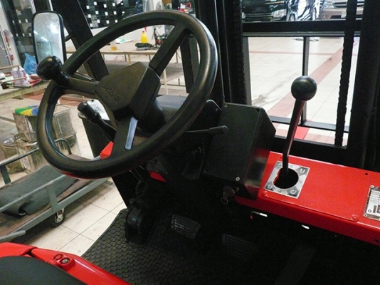 รถโฟล์คลิฟท์มือสอง NISSAN รุ่น PH02 ขนาดยก 2.5 ตัน นำเข้า จากประเทศญี่ปุ่น 100\% ไม่เคยใช้งานในประเทศไทย