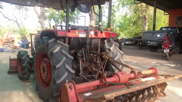 ขายครับรถไถยันม้า453สองเพลาแรง มีไบมีดหน้าโลตาลีหลัง ราคา295000บาท รถสวยมากเดิมอยู่ วังบัว อ คลองขลุง จ กำแพงเพชรสนใจโทร 0813655997 อำพรพาเจริญราคาคุยกันได้อีกนะครัย