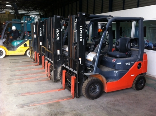 นำเข้าเครื่องจักรกลหนักมือ 2 จากต่างประเทศ Tel.098-858-5524 สามภพ ครับ