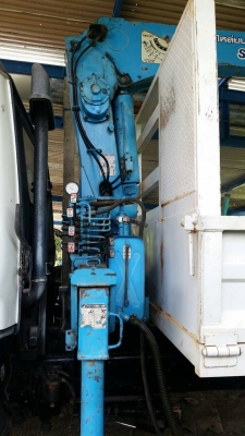 รถ 6 ล้อพร้อมเครนTADANO