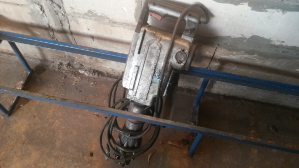 ขายเครื่องแยคปูนไฟฟ้ามากีต้าตัวใหญ่พร้อมใช้งานไม่มีดอก ขาย 6000 บาท