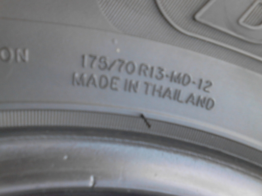 175/70R13 DEESTONE NAKARA ปี 2012 ชุด 4 เส้น tel.081-427-3941