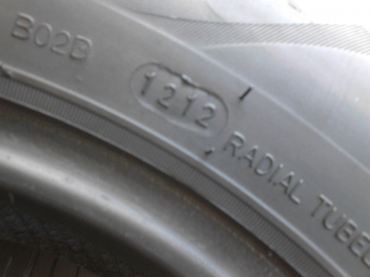 175/70R13 DEESTONE NAKARA ปี 2012 ชุด 4 เส้น tel.081-427-3941