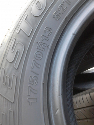 175/70R13 DEESTONE NAKARA ปี 2012 ชุด 4 เส้น tel.081-427-3941